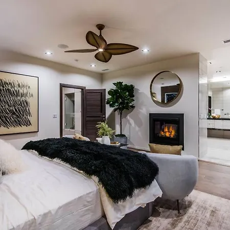 Gated, Modern La Escape With Pool + Firepit-2