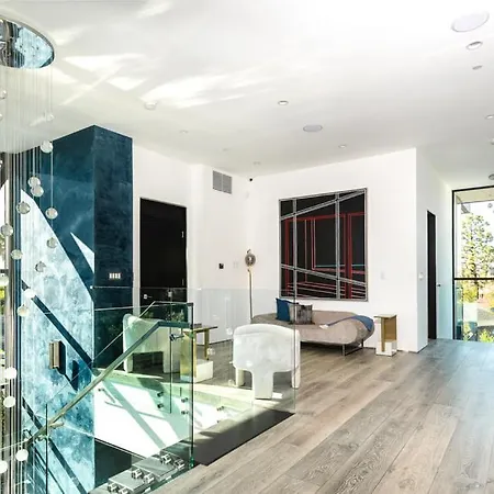 Sophisticated Modern Retreat In Bel Air-3
