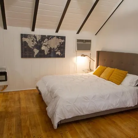 Spacious Cottage Home-2