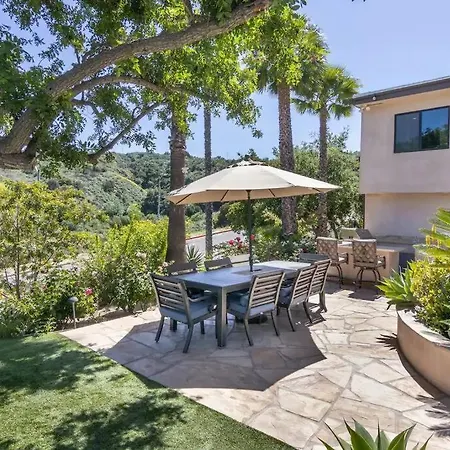 Gorgeous Villa W/Pool, Spa, B-Ball Court & View!-3