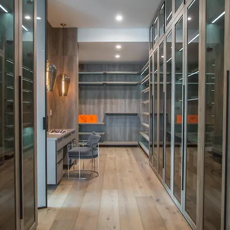 Beverly Hills Majestic Modern Mansion-3