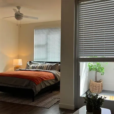 Stylish Apartment In The Heart Of Santa Monica-3