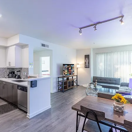 2Br Furnished Apartment On Gordon St Hollywood Apts-3