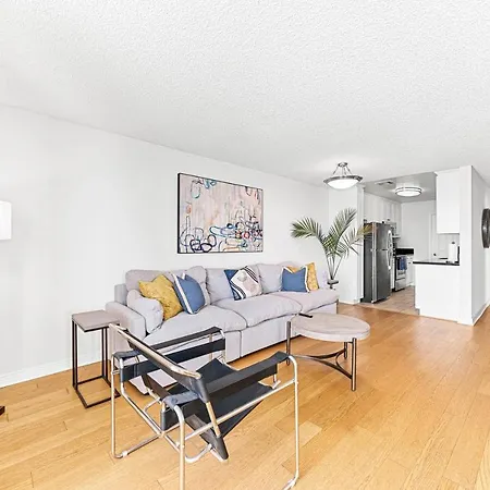 En Vogue Top Floor Property Ocean View-2
