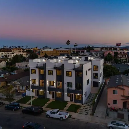 Luxury Modern 4 Bedroom 3 Bathroom Home With Rooftop Deck #1-3