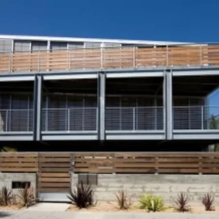 Modern Penthouse In Venice Beach-2