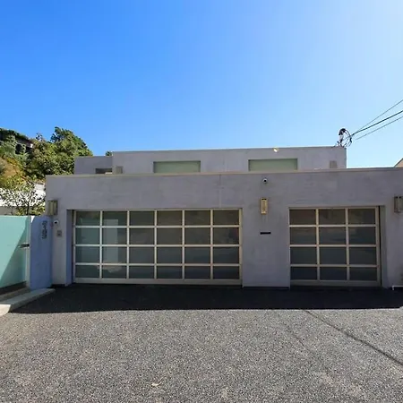 Hollywood Hills Modern Sanctuary-Jaw Dropping View-3