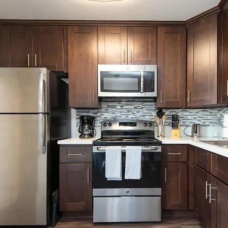 Skyline Terrace Executive Jr One Bedroom With Balcony And Pool-3