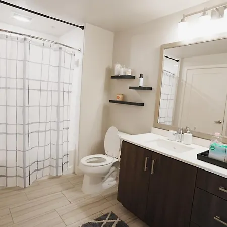 Beautiful 1 Bedroom Near Topanga Mall-3