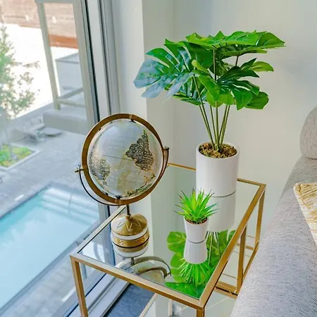 Downtown Paradise Escape With 2 Pools / Hot Tubs-3