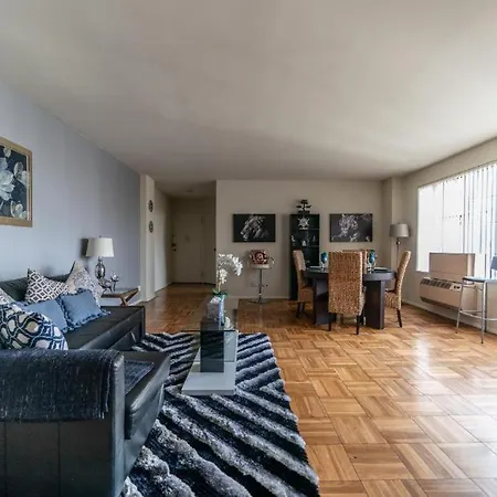 Spacious Charming Condo With Great Views Near The Grove-2