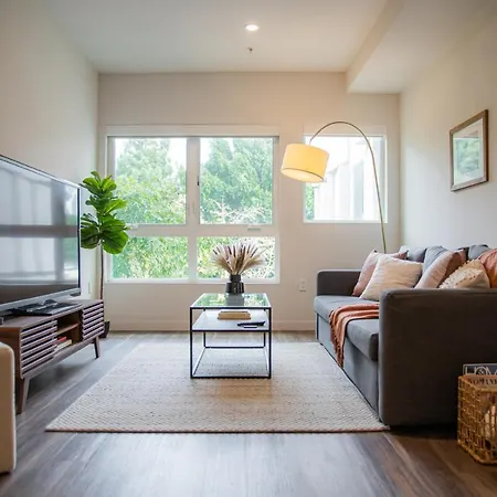 Stylish One Bedroom Apartment In The Heart Of Weho-3