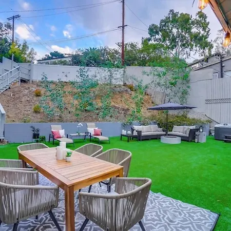Hollywood Hills Retreat: Private Gym & Steam Room-3