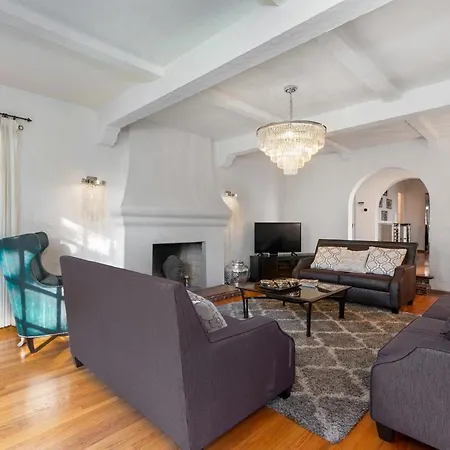 Renovated Spanish 3Bd 2Ba Near Beverly Hills-3