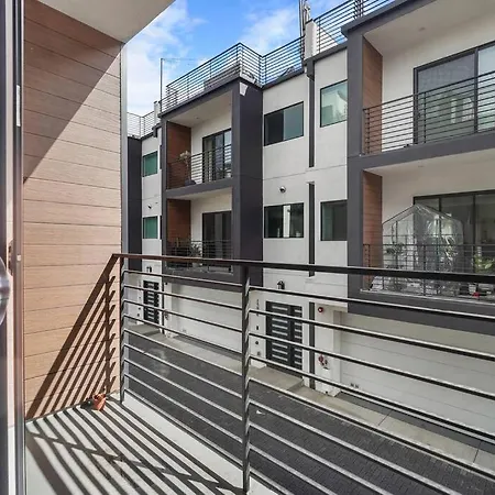 Brand New Hollywood Mansion-2