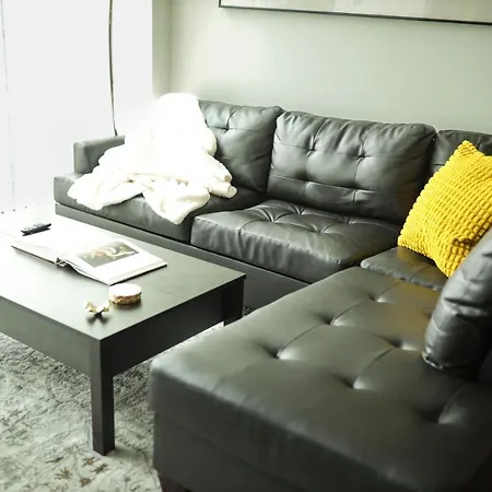 Luxury Living W/View And Parking-2