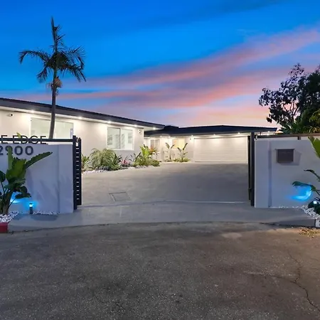 Amazing Views Modern Luxury 4 Bedroom-3