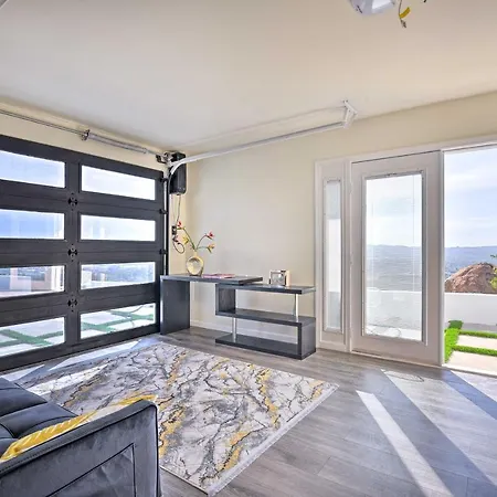 Bright Chatsworth Apartment With Mountain Views-3