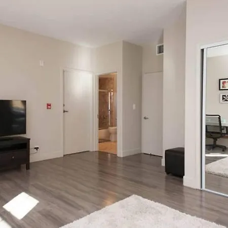 Modern 5 Bed Getaway Near Beverly Center & Cedars-3