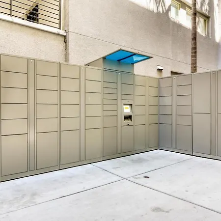 Woodland Hills Studio W Pool Nr Wfield Mall Lax-814-3