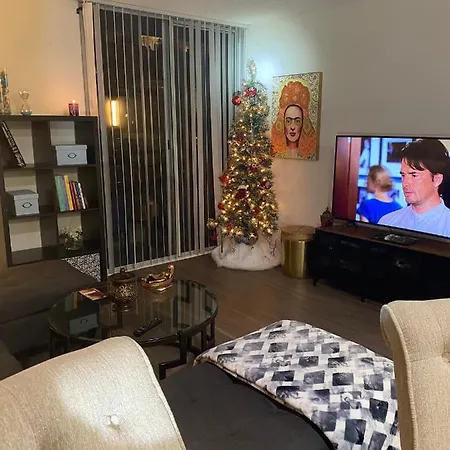 Stunning Room In The Heart Of West Hollywood-2