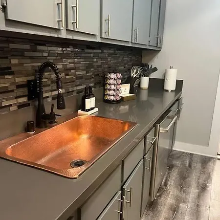 Hollywood Walk Apartment-3