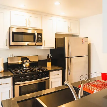 Cozy Koreatown 1 Bedroom Modern Furnished Free Parking-2
