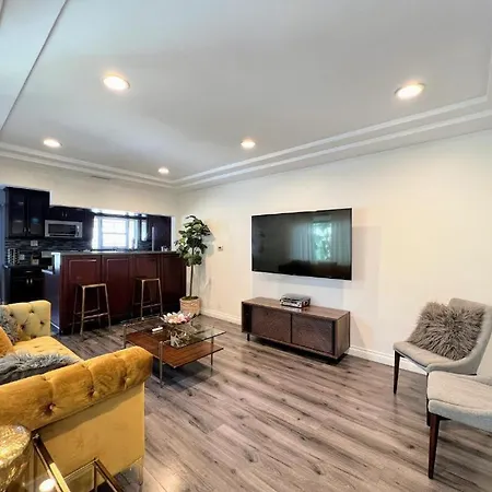 Entire 4-Unit Complex With Private Swimming Pool-2