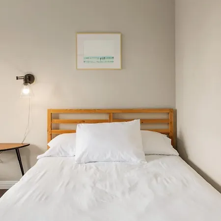The Zen Two-Bedroom Den-2