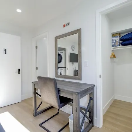 Modern Townhouses In Studio City-2
