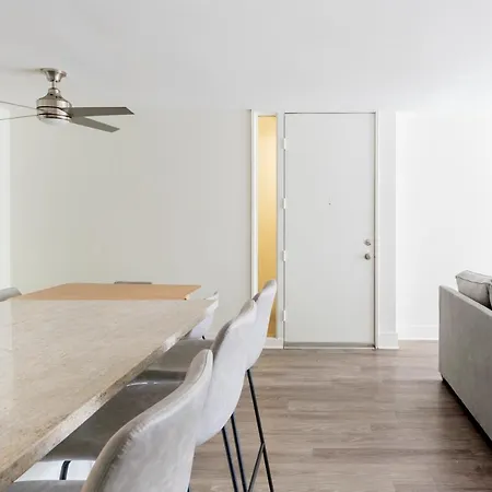 New Luxury Apartment Weho Boys Town-2