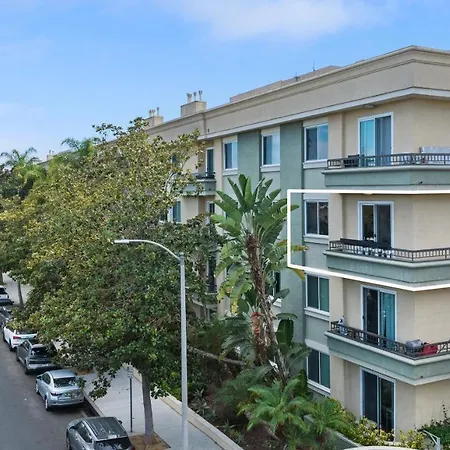 Beverly Hills Glamour Oasis 2 Bedroom Apt With Parking 304-2