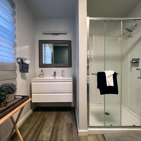 Secluded 2Br 2Ba Unit With Unique Style-2