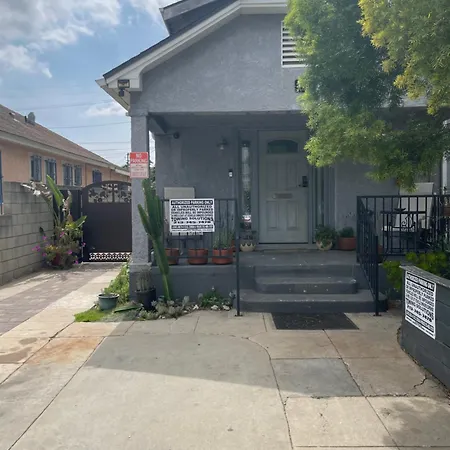 Small Private Room In Los Angeles With Free Strong Wifi!!!-3