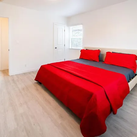 Chic Venice Beach 2 Bedroom Luxury Apartment-2