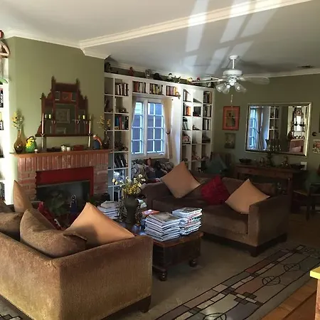 Elaine'S Hollywood Bed & Breakfast-3