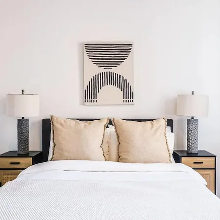 Outstanding Townhouse With 4Bdr & 2 Bth In Marina Del Rey-3