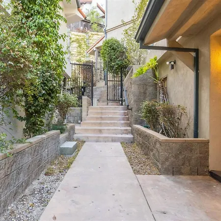 Sycamore Villa II-2