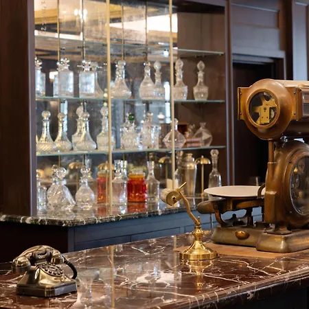 Whisky Hotel-2