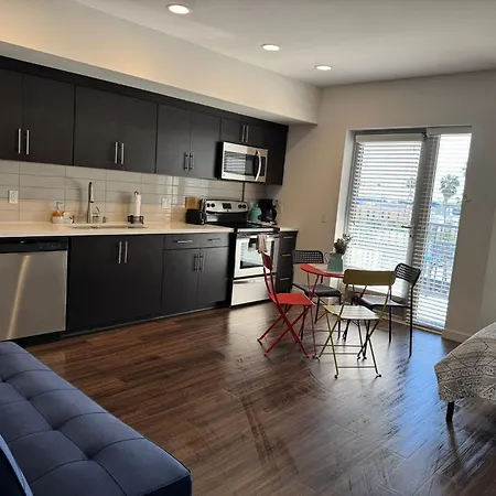 Incredible Hollywood Loft Free Parking-2