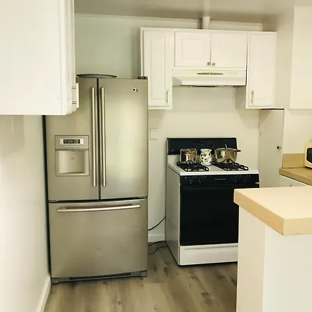 Cute Cozy Guest House In Beverly Hills-2