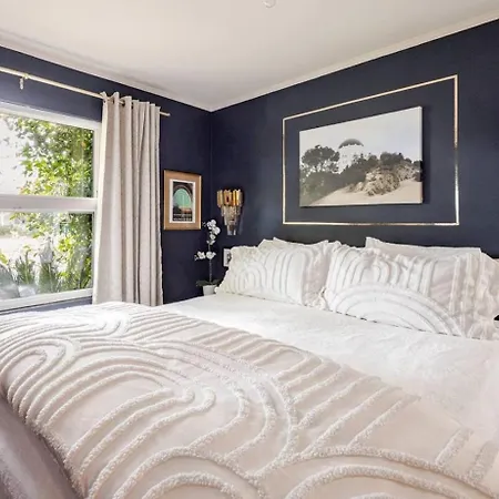 The Vine Studio City - Cal King - Private Entrance-3