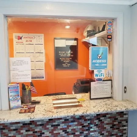 Value Inn Hollywood-3