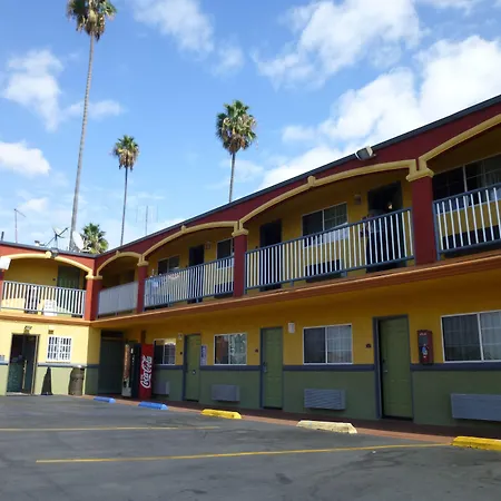 Economy Inn Hollywood-2