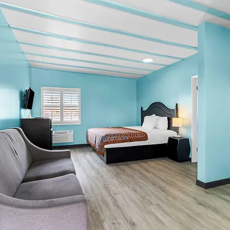 Rodeway Inn & Suites North Hollywood Burbank Airport - Universal Area-2