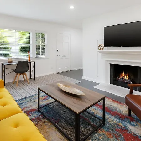 Quaint 1Bd 1Ba Bungalow-2