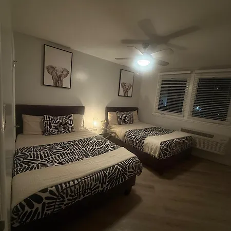Hollywood Prime Location With Resort Style Pool, Free Parking And Close To Everything La-3