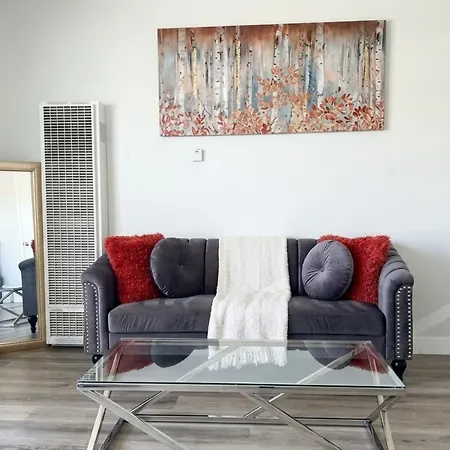 Hollywood Prime Location With Resort Style Pool, Free Parking And Close To Everything La-2