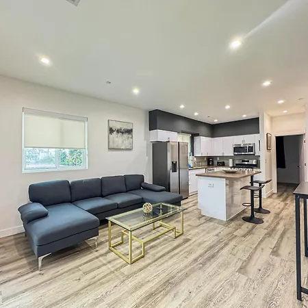 4Br Townhouse In Mid City -Cr3-3