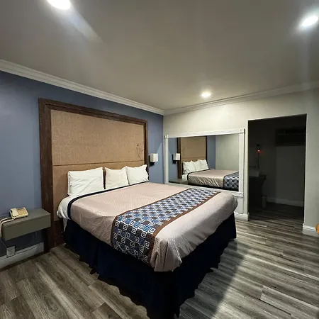 Friendship Motor Inn-3